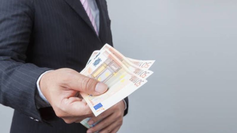 nằm mơ thấy người ta cho tiền đánh số gì