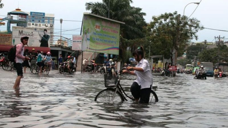 nằm mơ thấy lội nước